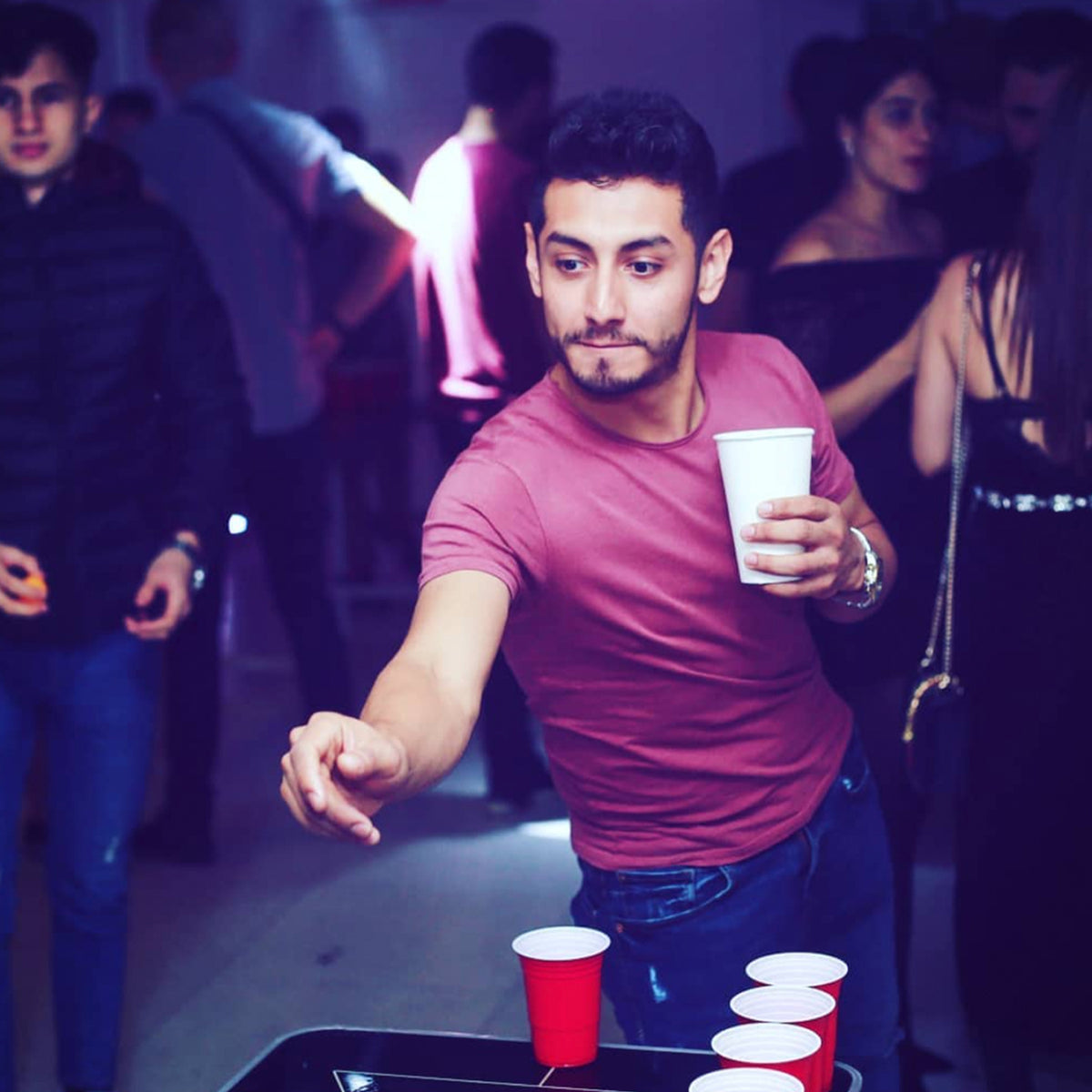 Table de Beer Pong Lumineuse SpotlightHoles avec Trous Anti-Renversement & Néons LED