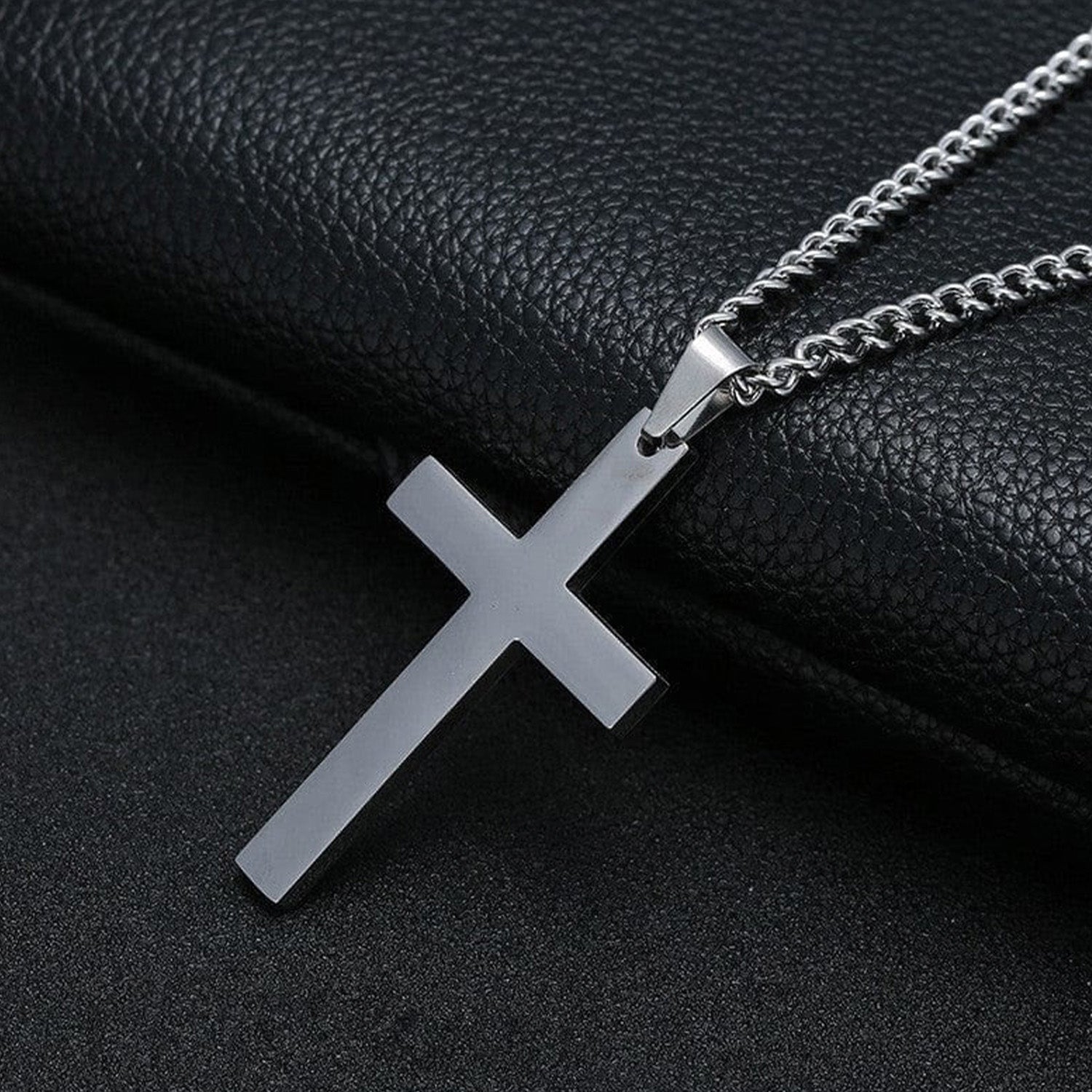 Collier Argenté avec Croix