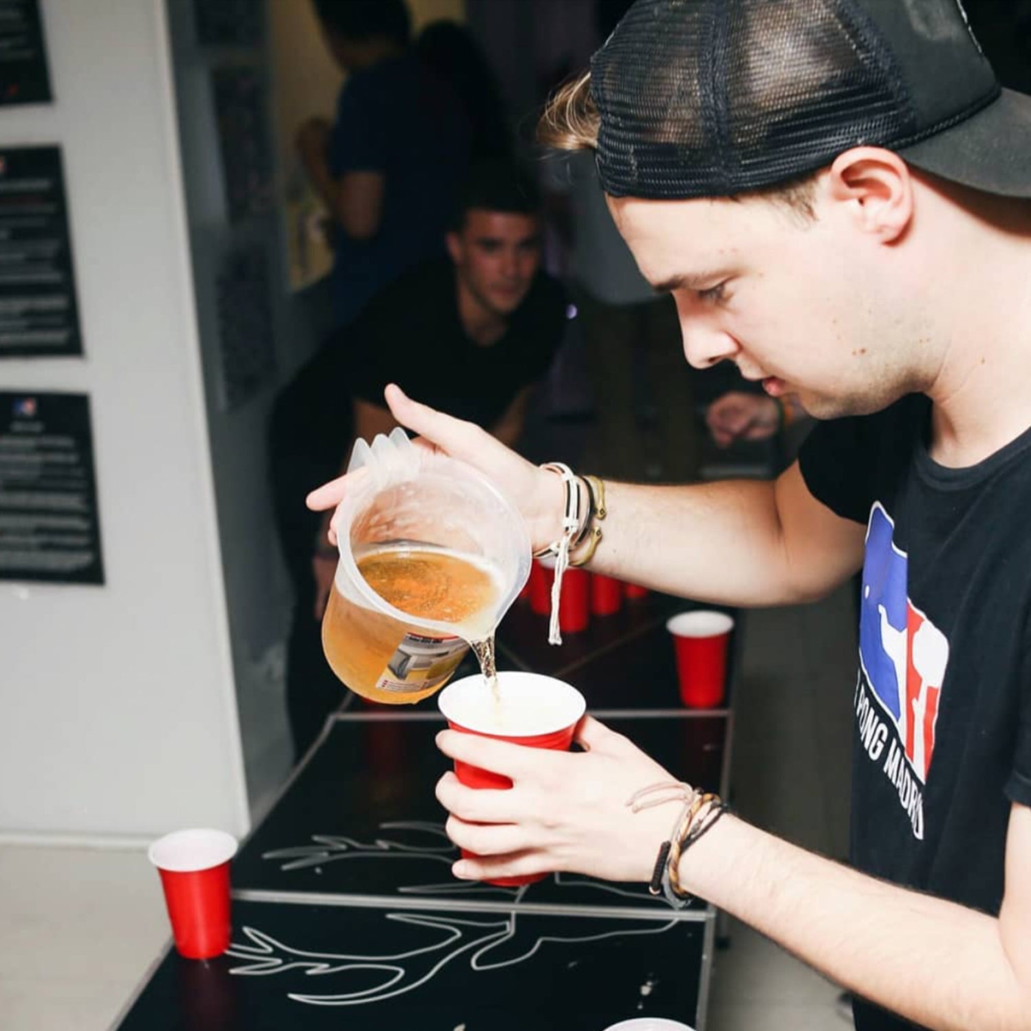 Table Beer Pong Old School – Pack Cups & Balles